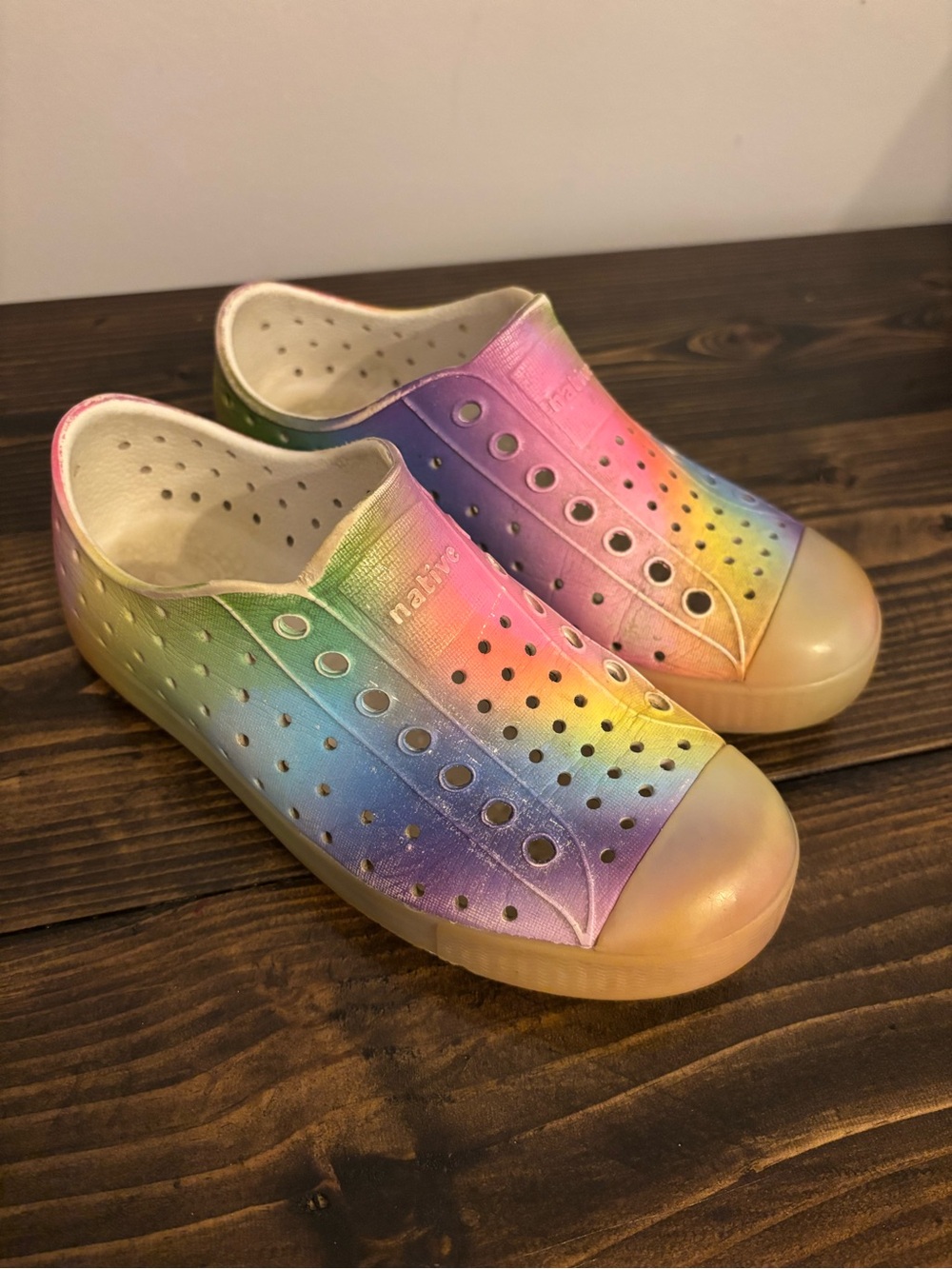 Native Kids Water Shoes in Rainbow Gradient